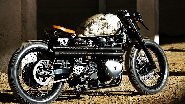 Triumph Thruxton Motorcycle: “Queen Elizabeth Coronation” A 2012 Triumph Thruxton was transformed to commemorative piece for her majesty, To celebrate the 60th anniversary of Queen Elizabeth’s coronation,