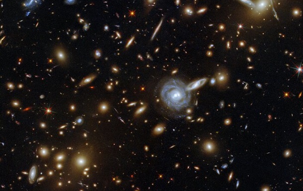 Hubble сфотографував сотні галактик на одному фото