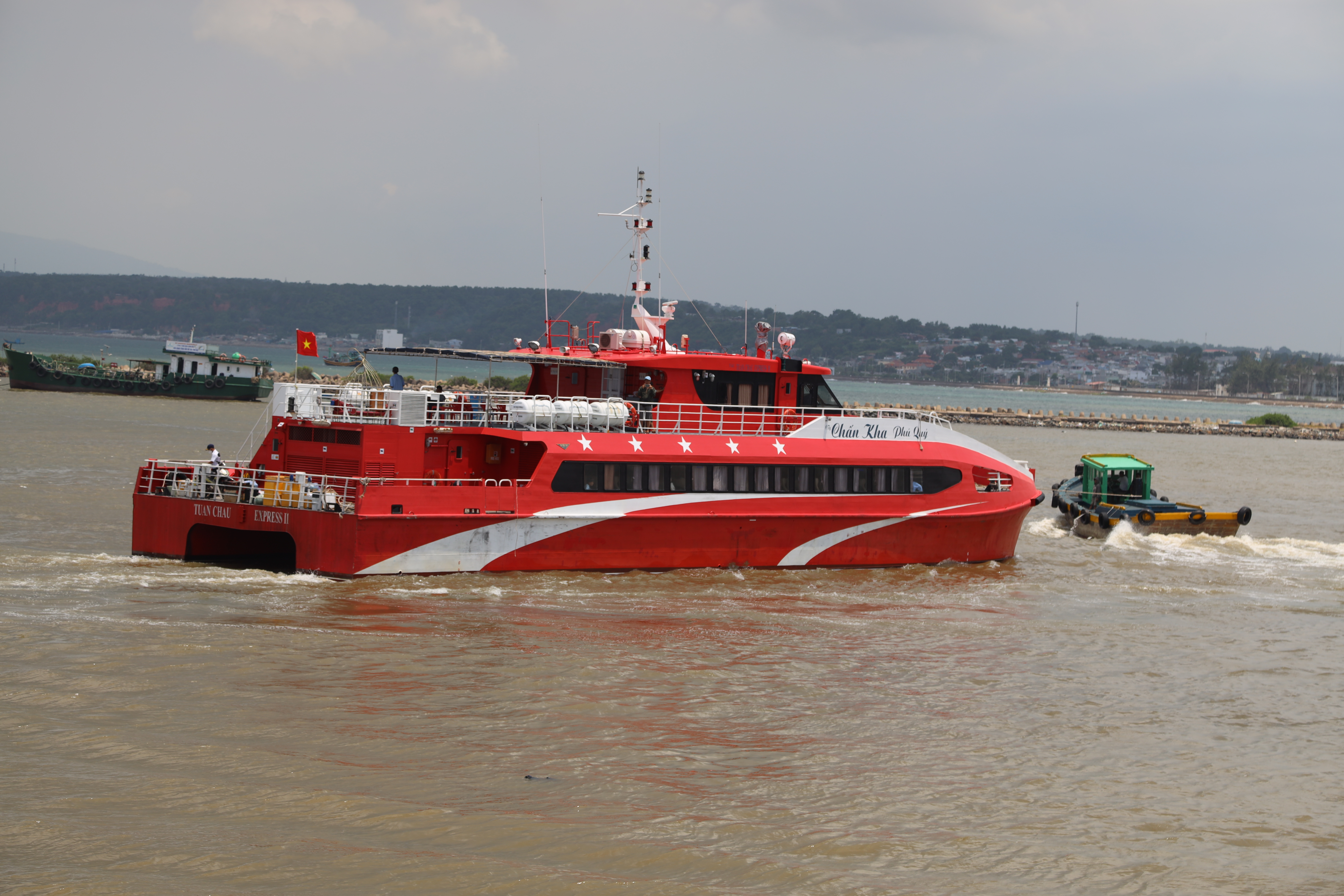 Tàu cao tốc Chấn Kha Phú Quý