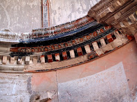 Decoració neoclàssica de l'interior de Sant Sadurní