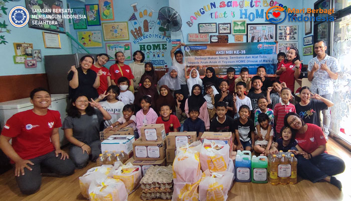 Aksi Berbagi Sembako, Makan Siang dan Alat Tulis kepada Yayasan HOME Cilincing