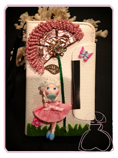 Funda para iPhone 4 y 4s decorada por Sylvia Lopez Morant