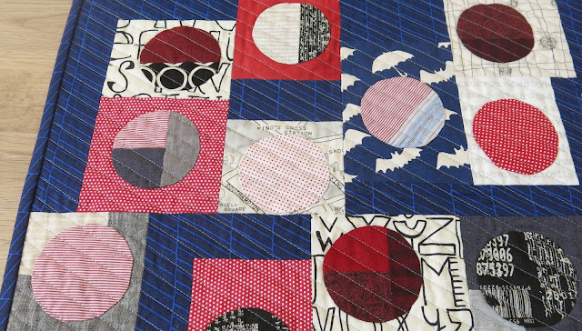 Quilty 365 - Hand applique circles - First quilt finished - Detail