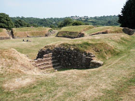 Wales, Roman Amphitheatre of Caerleon (Isca)    by E.V.Pita /   http://evpitapictures.blogspot.com/2015/04/wales-roman-amphitheatre-of.html   /  Gales, anfiteatro de Caerleon (Isca)   por E.V.Pita