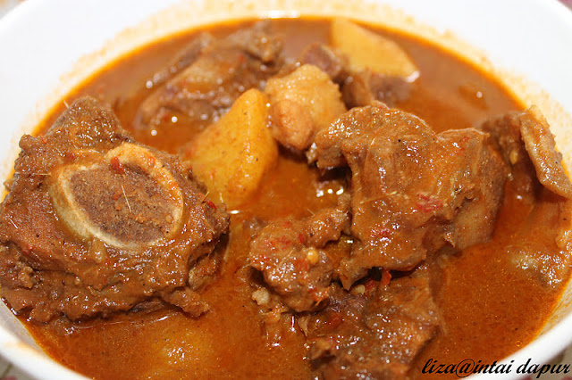 INTAI DAPUR: Daging Gulai Buku Besar.