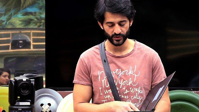 Some Rare Clicks of Hiten Tejwani in Bigg Boss 11