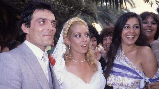 María Jimenez-Pepe Sancho y Isabel-Pantoja en la boda de ambos en 1980. https://digitaldeleon.com/cotilleo/maria-jimenez-hijos-gran-tragedia/