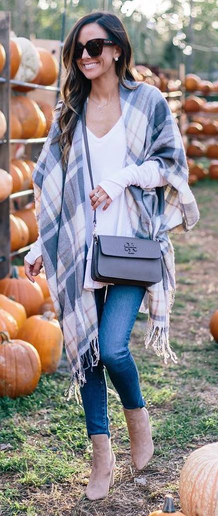 trendy outfit idea : palid scarf + white top + bag + skinny jeans + boots