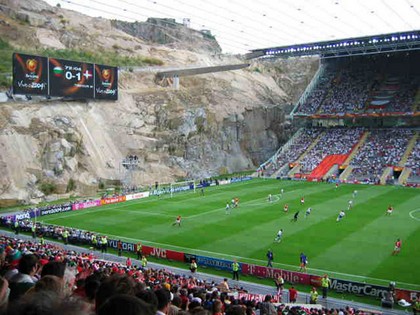 stadion sepakbola terunik di dunia