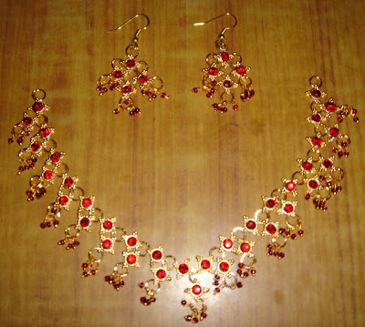 red single stone neckset and earrings