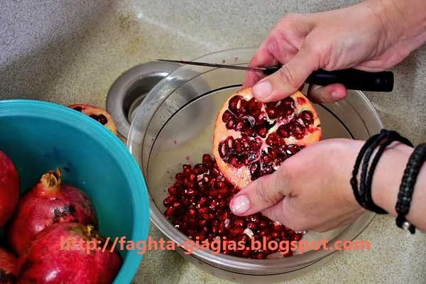 Ρόδια - πώς τα καθαρίζουμε εύκολα και γρήγορα - από «Τα φαγητά της γιαγιάς»