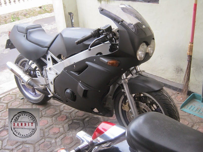 DIJUAL MOGE  YAMAHA  FZR 400CC Genesis TASIKMALAYA 