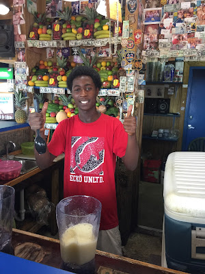 daiquiri shack bartender, Bahamas - curiousadventurer.blogspot.com