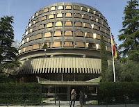 Por mucho que quieras clicar para aumentar, siempre será lo que ves: UN EDIFICIO GUBERNAMENTAL