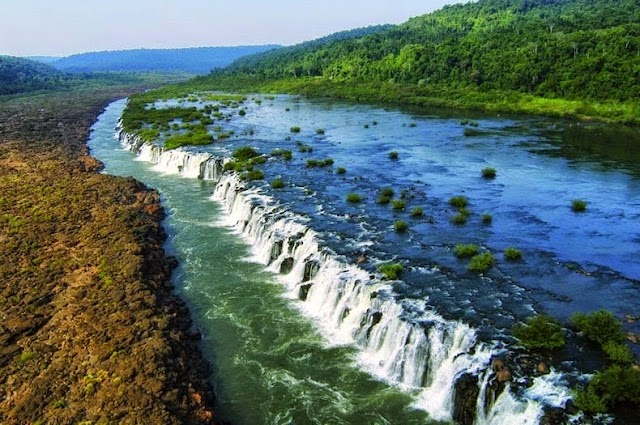 Mocona Falls, Air Terjun yang Sejajar Sungai
