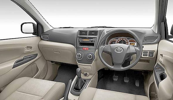 Brosur Harga Kredit Mobil  Toyota  Avanza  Terbaru Simulasi 