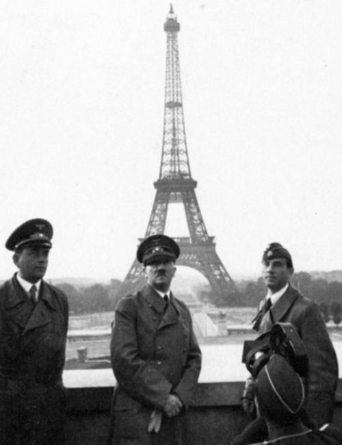 40 Unbelievable Historical Photos - Hitler in Paris
