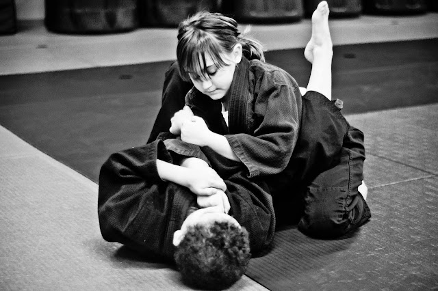 kids brazilian jiu jitsu classes in Morristown TN armbar submission