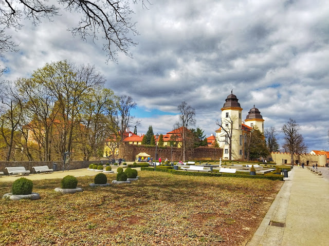 okolice zamku Książ, widok na wejście na dziedziniec