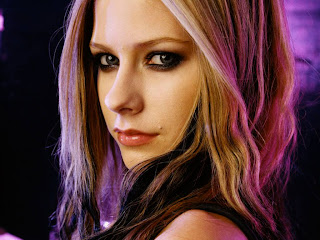 Free unwatermarked wallpapers of Avril Lavigne at Fullwalls.blogspot.com