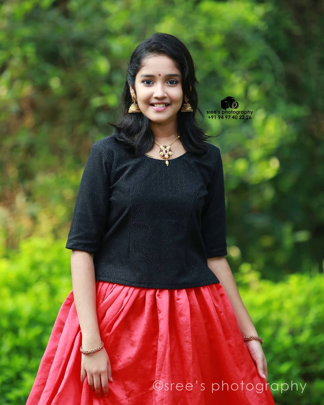 Anikha Surendran looking cute images