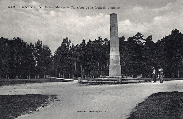 Pyramide de la Croix de Toulouse, forêt de Fontainebleau
