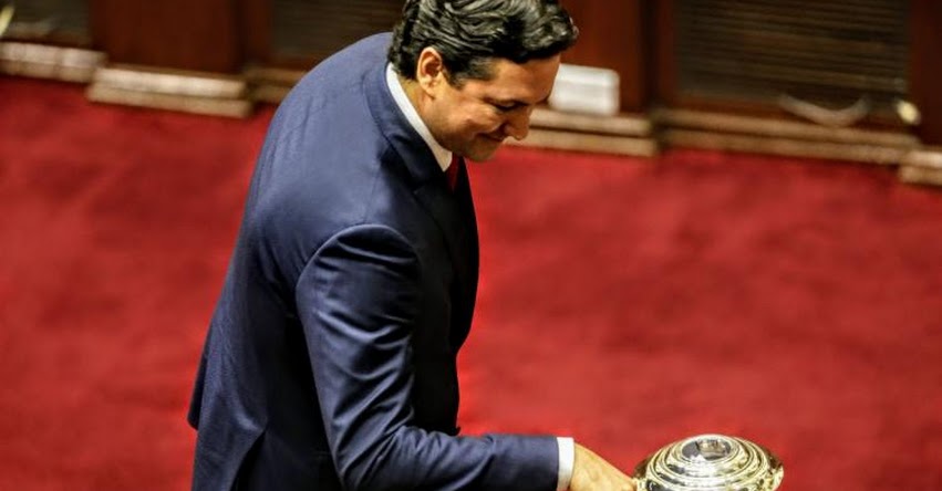 Daniel Salaverry es el nuevo presidente del Congreso de la República - periodo anual 2018-2019 - www.congreso.gob.pe