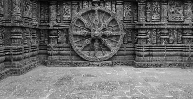 Kamasutra, Physics, Dance forms, Gods, Dun Dials and Incredible Architecture all rolled into one at the Konark Sun Temple