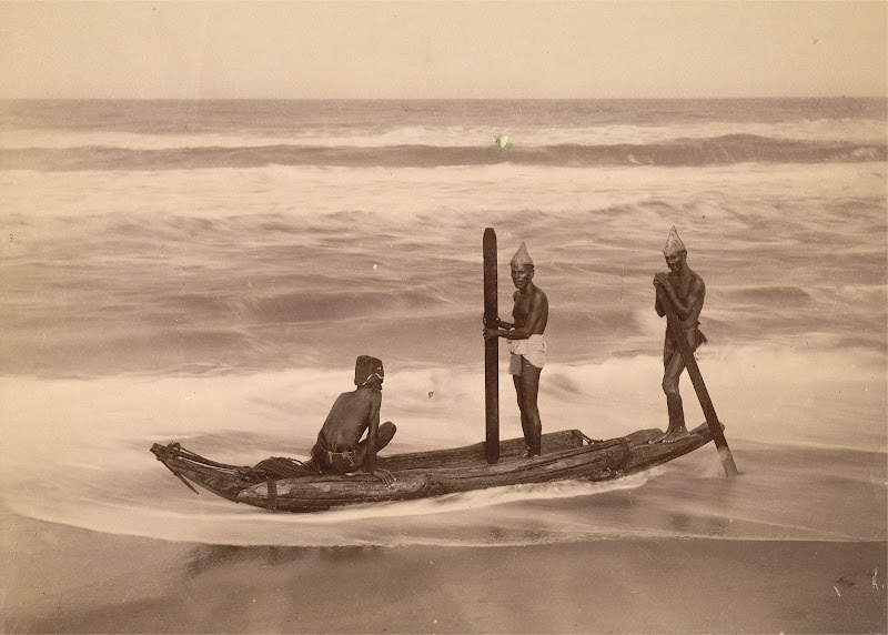 Three men on a catamaran near Madras (Chennai) - Tamil Nadu, Circa 1890