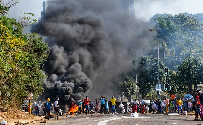 Protesters attack Journalists, loot 4 radio stations amid civil unrest, In South Africa