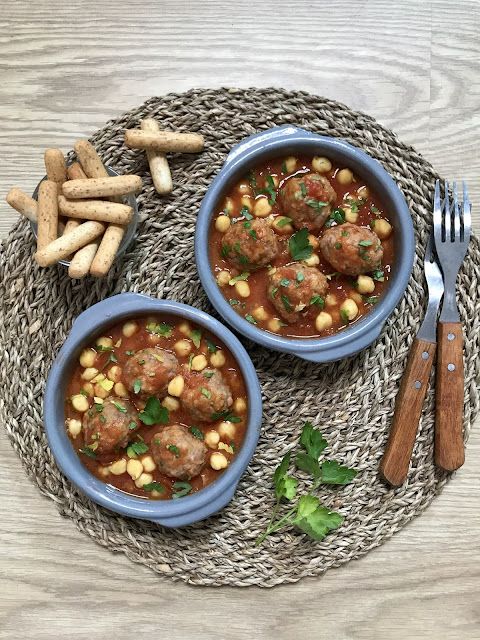 GARBANZOS CON ALBÓNDIGAS. Guiso Fácil y Rico en CrockPot u Olla lenta