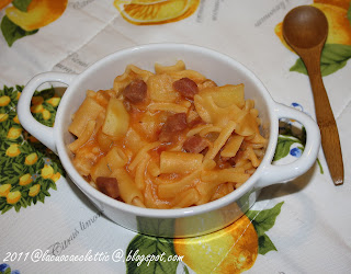 Pasta e patate con prosciutto crudo