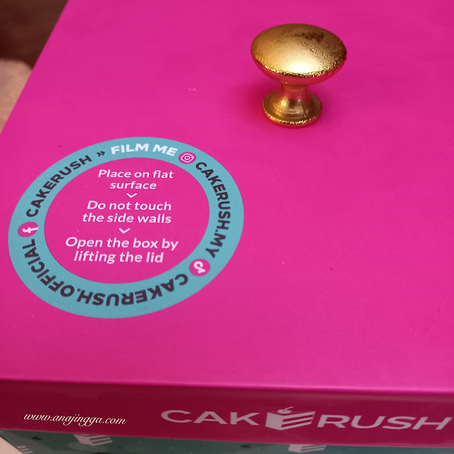 Cake Rush Explosion Gift Box