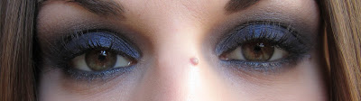 http://chroniquedunemakeupaddict.blogspot.com/2012/02/la-vie-en-bleu.html