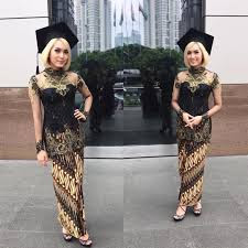 model baju brokat untuk acara wisuda