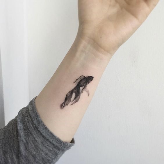 intrincados_peixe_pulso_de_tatuagem