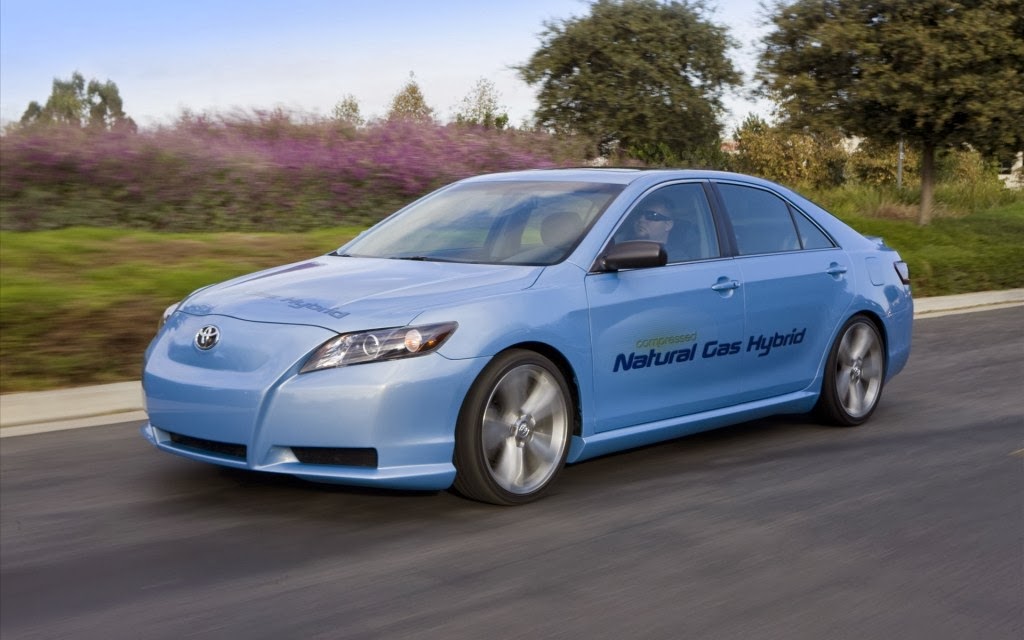 Toytoa Camry Hybrid Car Wallpaper