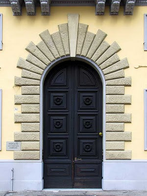 Doorway, Palazzo dell'Aquila Nera, Livorno