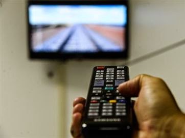 Beneficiário do Bolsa Família terá conversor de TV digital gratuito
