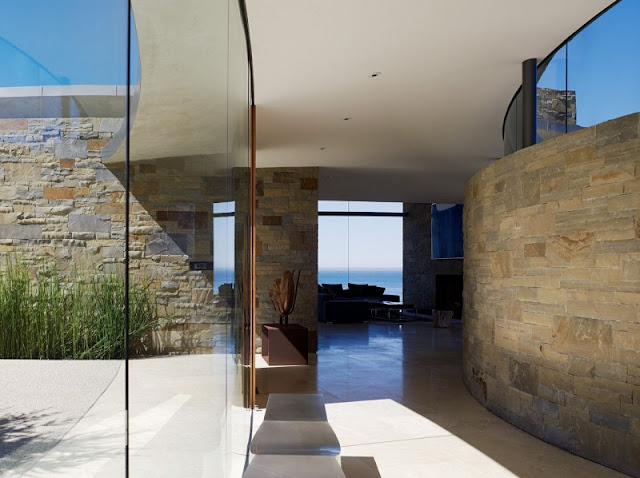 Picture of a hallway with exterior glass wall