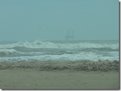 Mustang Island State Park - Gulf of Mexico - oil rig (full zoom)
