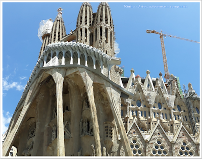 Antoni Gaudi, Gaudí; Barcelona; Europa; Espanha; turismo sem guia; viajando; Sagrada Família; fachada de la paissión