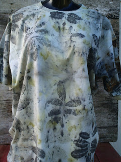 camiseta de algodão estampada artesanalmente