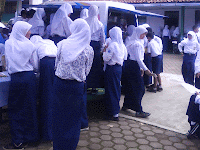 Layanan Perpustakaan Keliling ke Sekolah Menengah Pertama