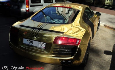 Gold Audi R8