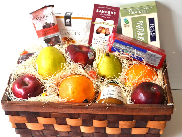 GourmetGiftBaskets.com Fruit Basket