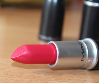 MAC ruž - Relentlessly Red - retro matte