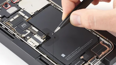 Apple iPhone यूजर्स अब अपने फोन की टूटी स्क्रीन, खराब बैटरी को घर पर ही रिपेयर कर सकते हैं