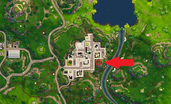Fortnite Season 4 Week-7 Treasure Map Location showing the location of the treasure in Tilted Towers.