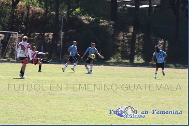 disparo de silvia 2do. gol de amatitlan